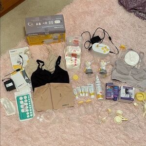 Medela Pump in Style with Black and Beige Accessories